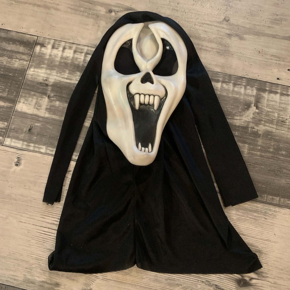 RARE Scream Mask Fun World Vintage Easter Unlimited Stamped Ghostface Dracula